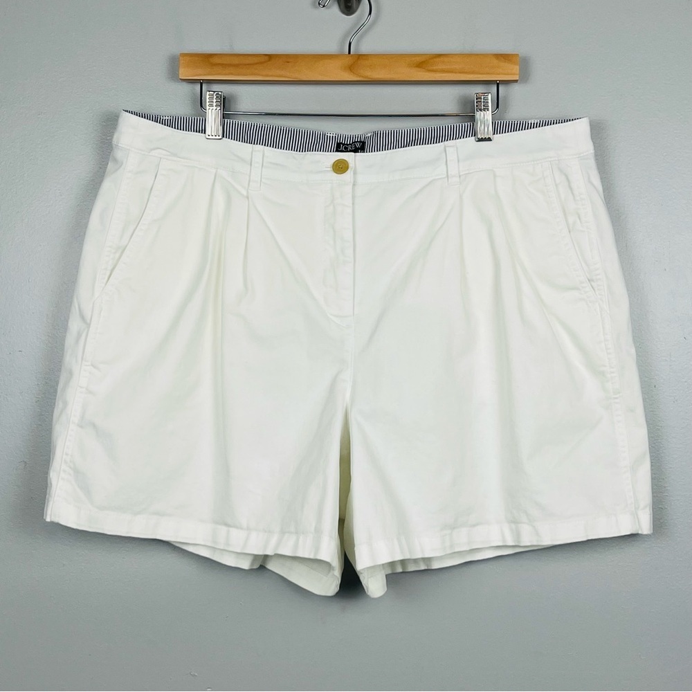 J.Crew white 5" pleated heritage chino cotton blend shorts, size 16. - Picture 1 of 7